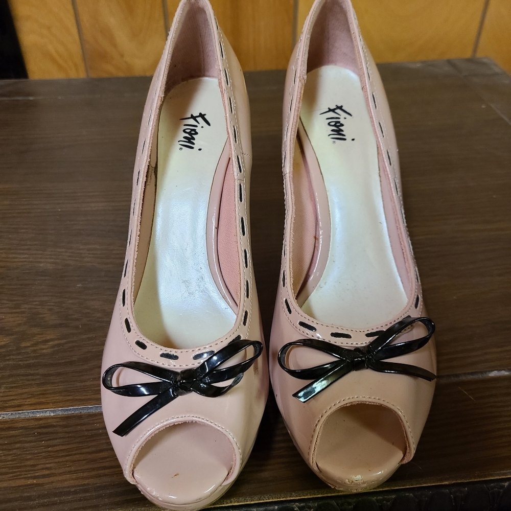 Fioni peep toe bow pumps - Picture 3 of 5
